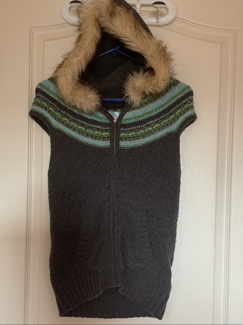 Faux-Fur Hooded Knit Vest Sweater - Dark Gray with Green Stripes